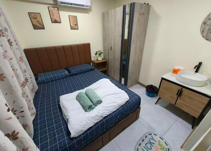 Hostel First Life